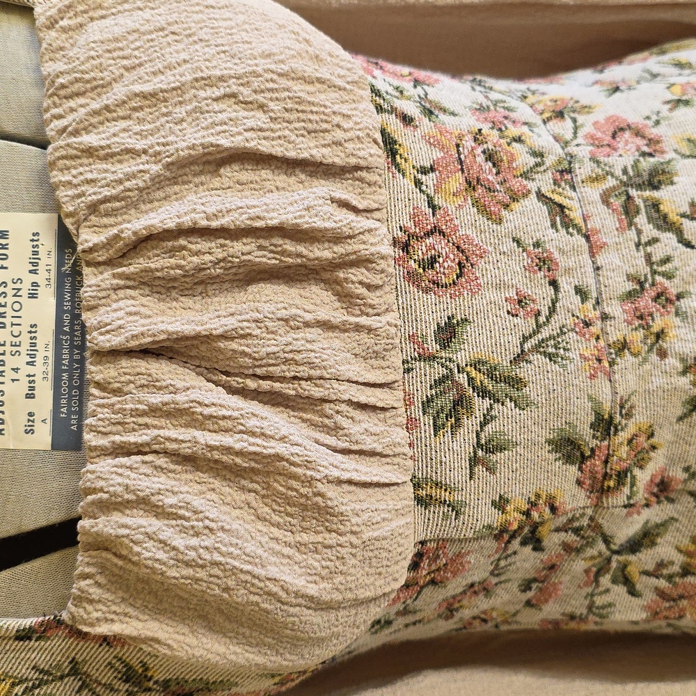 Tapestry dress with long sleeve - Picture 3 of 6